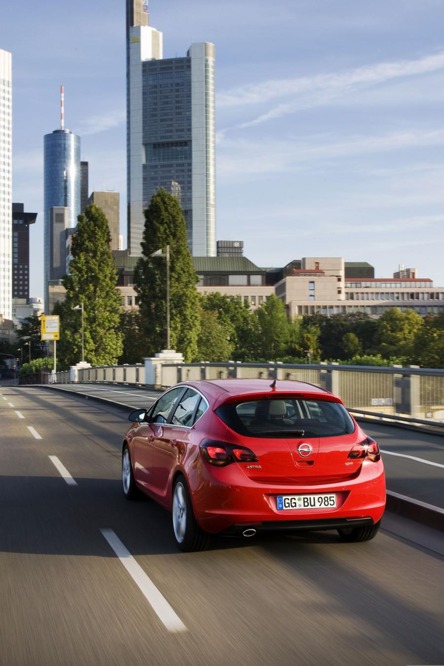  Opel Astra 5-Door 2009 года  (фото 150 из 170)